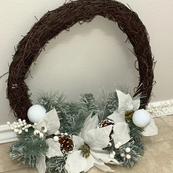 Christmas Holiday Door Wreath Decor - Picture 5 of 7